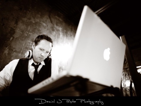 DJ